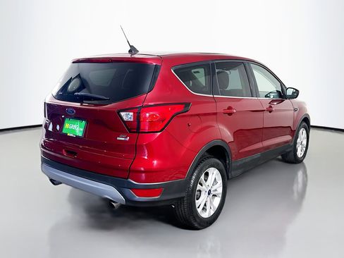 Used 2019 Ford Escape SE image 10