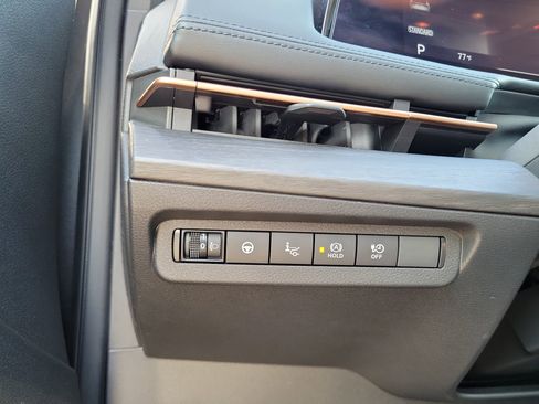 Certified 2023 Nissan Ariya FWD image 21