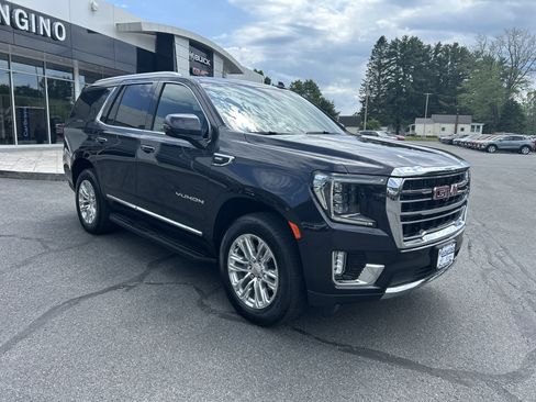 Certified 2024 GMC Yukon SLT w/ SLT Luxury Package AWD/4WD image 18