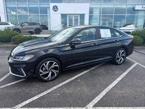 Used 2025 Volkswagen Jetta SEL FWD image 10