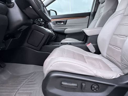 Used 2018 Honda CR-V Touring image 18