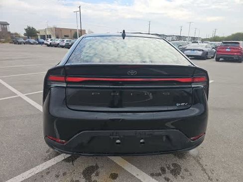 Used 2024 Toyota Prius LE image 6