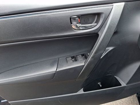 Used 2018 Toyota Corolla SE FWD image 13