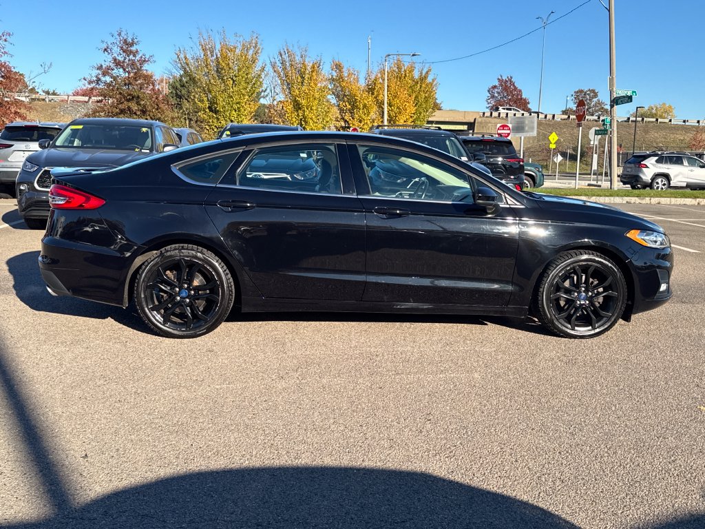 Used 2019 Ford Fusion SE w/ Equipment Group 151A FWD image 8