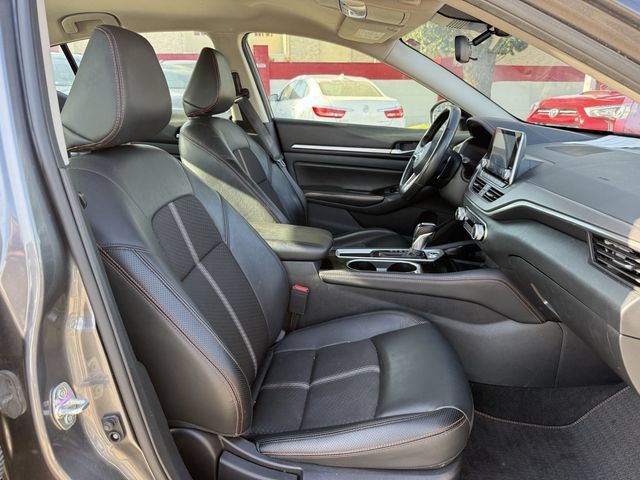 Used 2024 Nissan Altima 2.5 SR FWD image 28