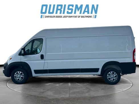New 2025 RAM ProMaster 2500 w/ Quick Order Package 22G SLT image 3