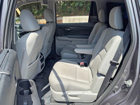Used 2020 Honda Pilot Touring image 47