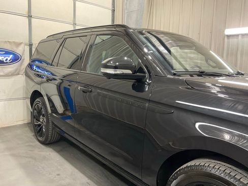 Used 2025 Lincoln Navigator Reserve w/ Jet Appearance Package image 4