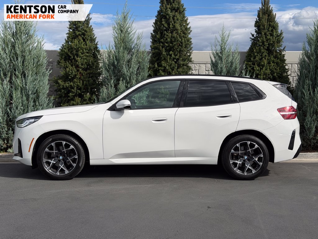Used 2025 BMW X3 xDrive30i AWD/4WD image 4