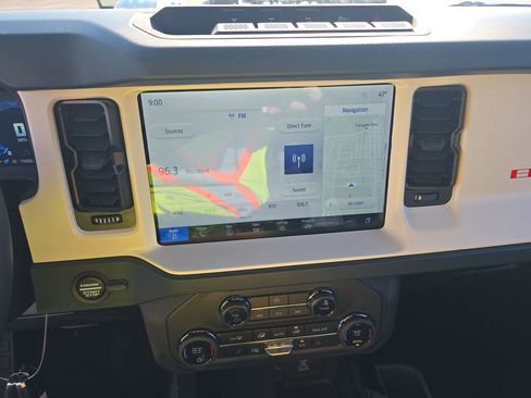 Used 2025 Ford Bronco Heritage Edition image 17