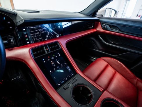 Used 2021 Porsche Taycan 4S image 40