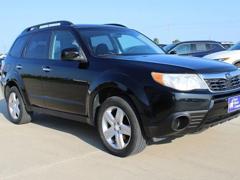 Used 2010 Subaru Forester 2.5X Premium image 3