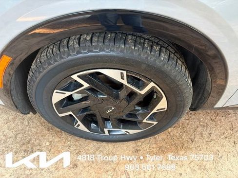 Used 2025 Kia Sportage SX FWD image 4