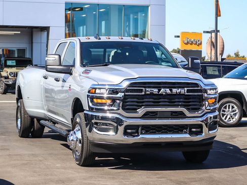 New 2027 RAM 3500 Tradesman AWD/4WD image 3