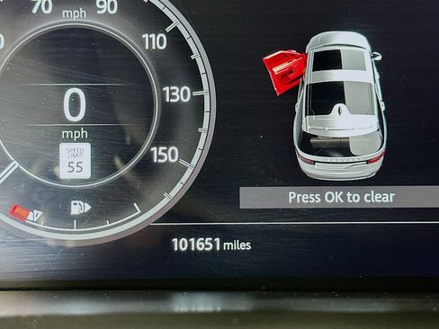 Used 2019 Land Rover Discovery HSE image 19