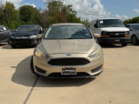 Used 2018 Ford Focus SE FWD image 9