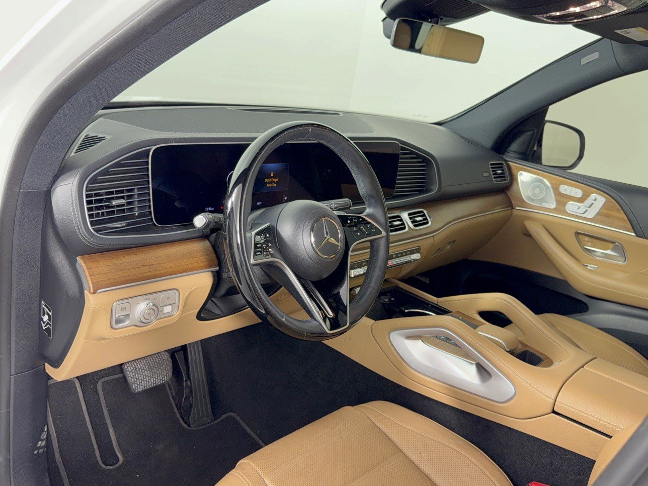 Used 2024 Mercedes-Benz GLE 350 4MATIC image 4