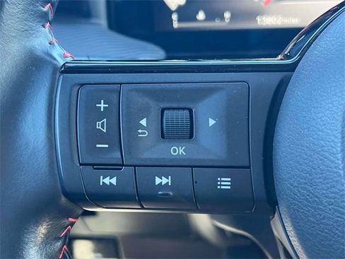 Used 2025 Nissan Kicks SR image 19