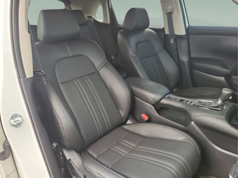 Certified 2025 Honda HR-V EX-L image 18