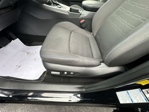 Used 2022 Toyota RAV4 SE image 18