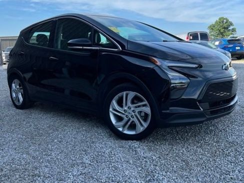 Used 2023 Chevrolet Bolt LT w/ Driver Confidence Package FWD image 1