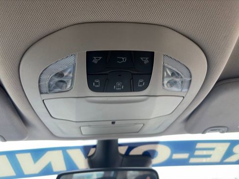 Used 2023 Chrysler Voyager LX FWD image 23