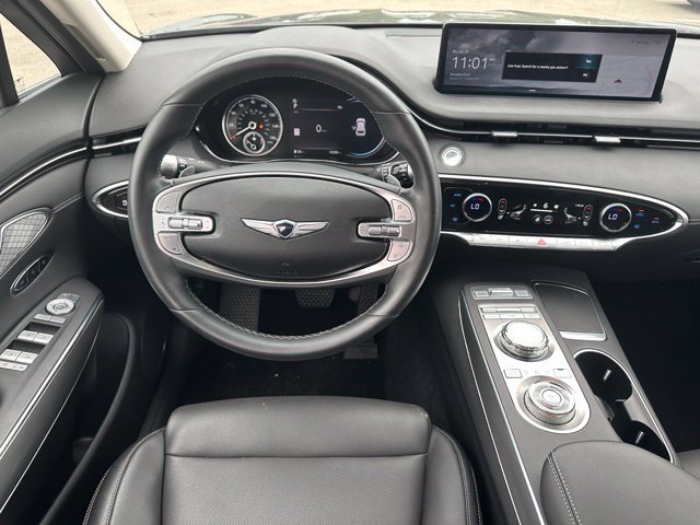 Used 2025 Genesis GV70 2.5T w/ Select Package AWD/4WD image 17