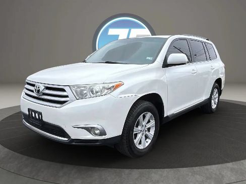 Used 2013 Toyota Highlander SE FWD image 22