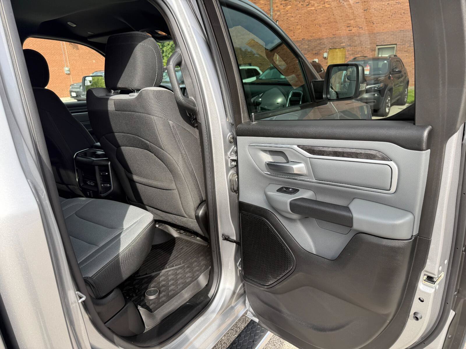 Used 2022 RAM 1500 Big Horn AWD/4WD image 16