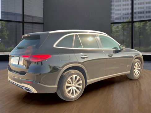 Used 2024 Mercedes-Benz GLC 300 image 5