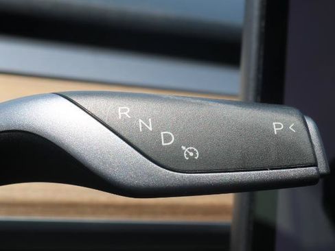 Used 2020 Tesla Model 3 Standard Range RWD image 12