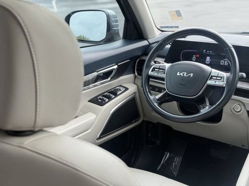 Certified 2024 Kia Telluride EX w/ EX Captain's Chair Package FWD image 44