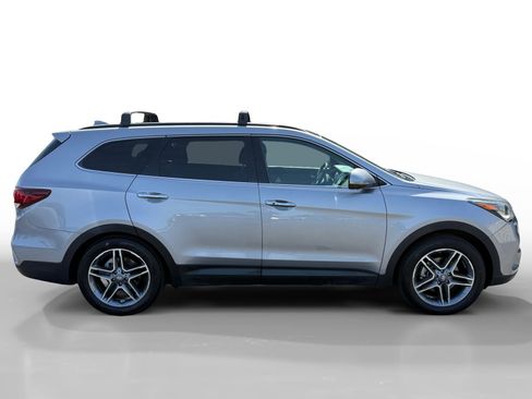 Used 2017 Hyundai Santa Fe FWD image 6