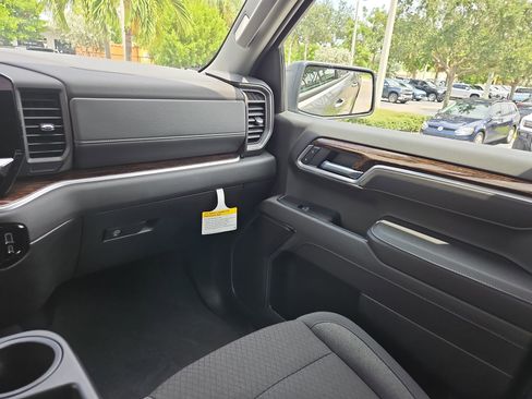 New 2026 GMC Sierra 1500 Elevation image 11