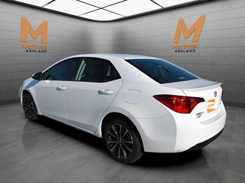 Used 2019 Toyota Corolla SE FWD image 2