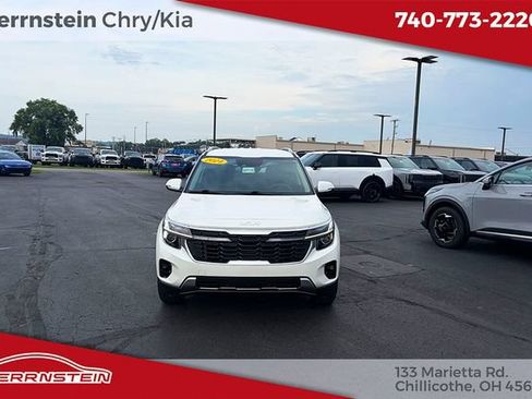 Used 2024 Kia Seltos EX FWD image 2