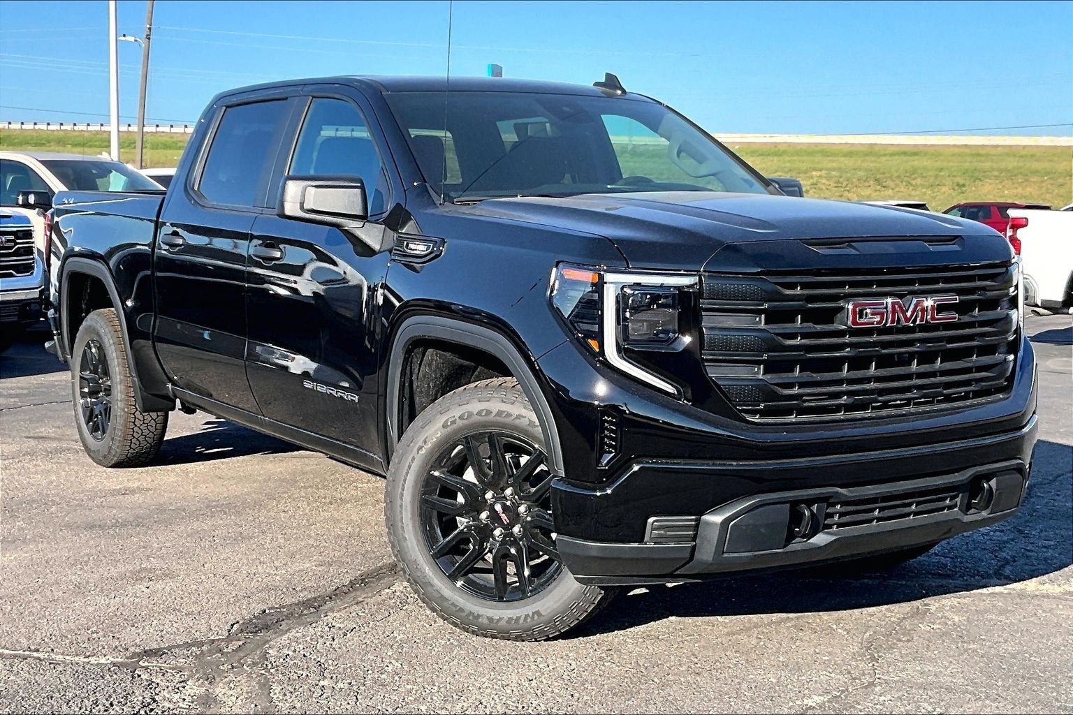 New 2026 GMC Sierra 1500 Pro w/ Graphite Edition AWD/4WD image 2