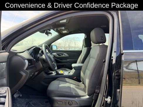 Used 2023 Chevrolet Traverse LT image 7
