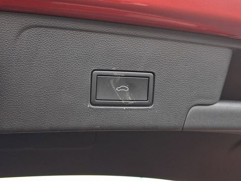 Used 2024 Volkswagen Atlas Cross Sport SE image 32