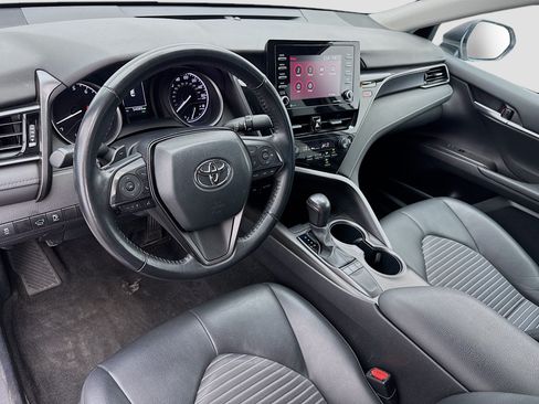 Used 2024 Toyota Camry SE FWD image 7
