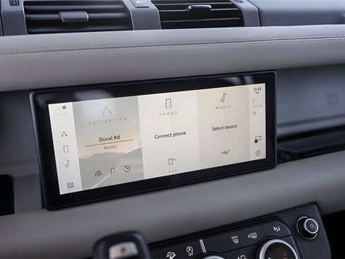 Used 2024 Land Rover Defender 110 X-Dynamic SE image 15