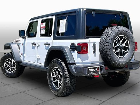 Used 2026 Jeep Wrangler Unlimited Rubicon AWD/4WD image 12