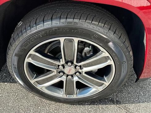 Certified 2019 GMC Acadia Denali w/ Technology Package FWD image 35