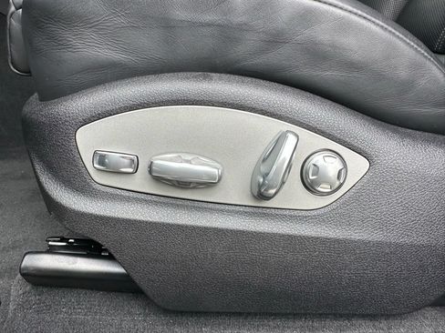 Certified 2025 Porsche Macan GTS AWD/4WD image 24