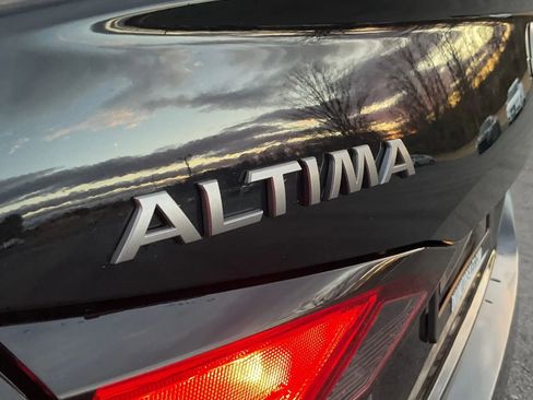 Used 2024 Nissan Altima 2.5 SV image 9
