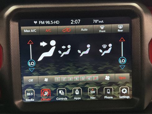 Used 2022 Jeep Wrangler Unlimited Rubicon AWD/4WD image 30