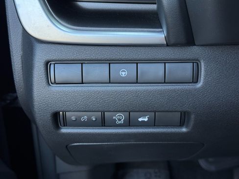 Used 2023 Nissan Rogue SV w/ SV Premium B Package AWD/4WD image 18