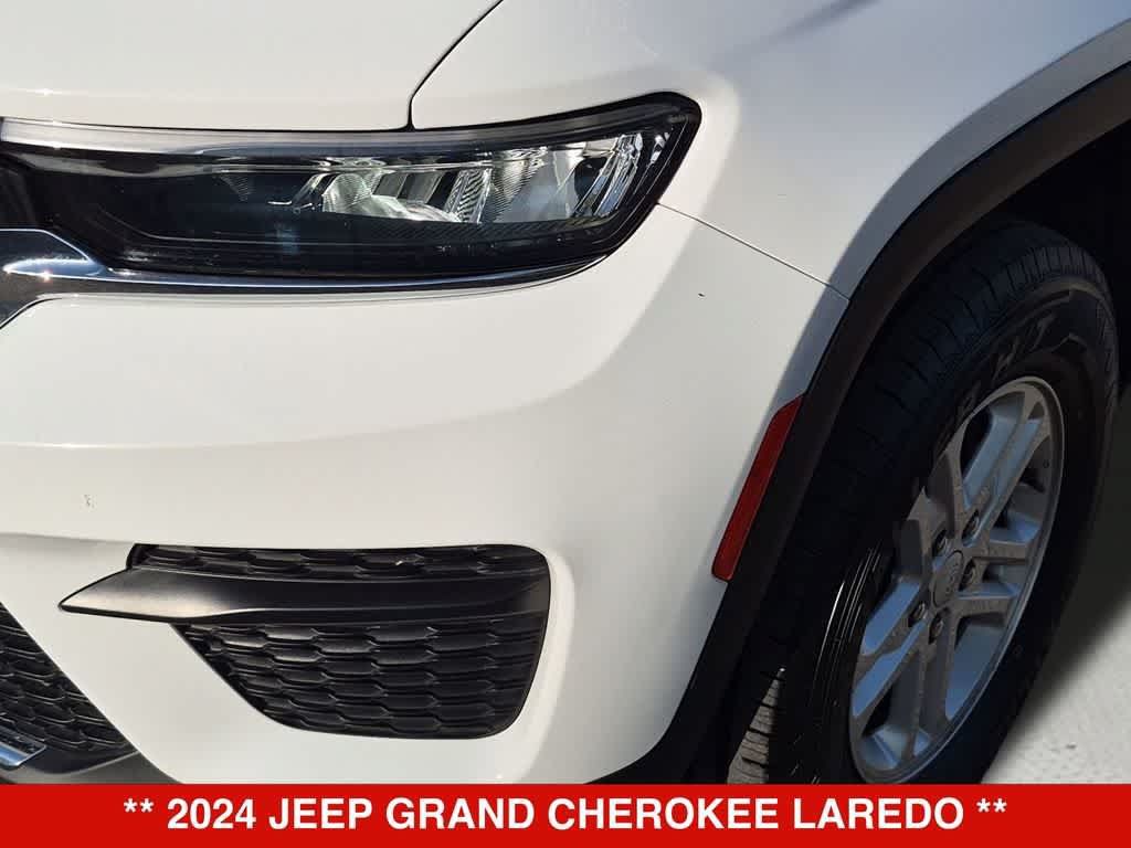 Used 2024 Jeep Grand Cherokee Laredo RWD image 11