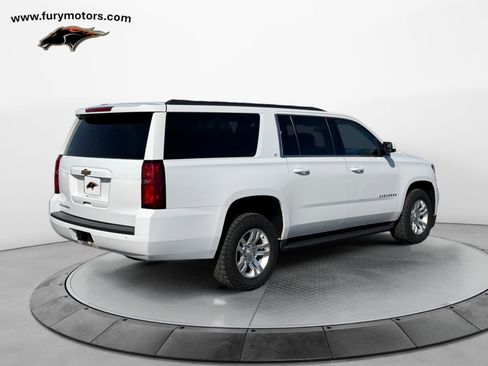 Used 2019 Chevrolet Suburban LT image 3