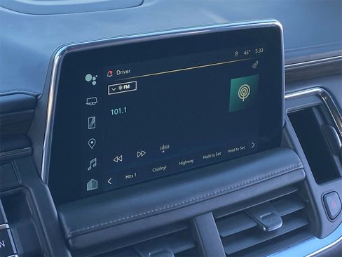 Used 2023 Chevrolet Suburban Z71 w/ Luxury Package image 27